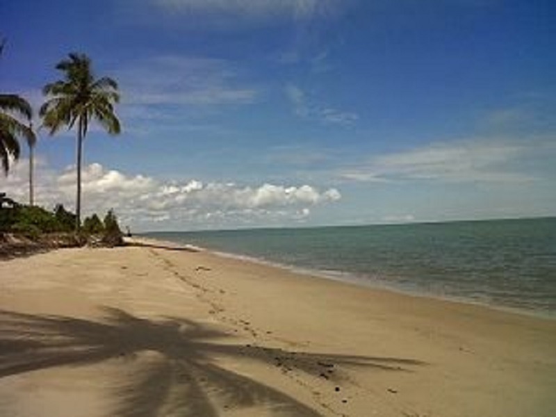 Pantai Kelapa Mangkupadi.