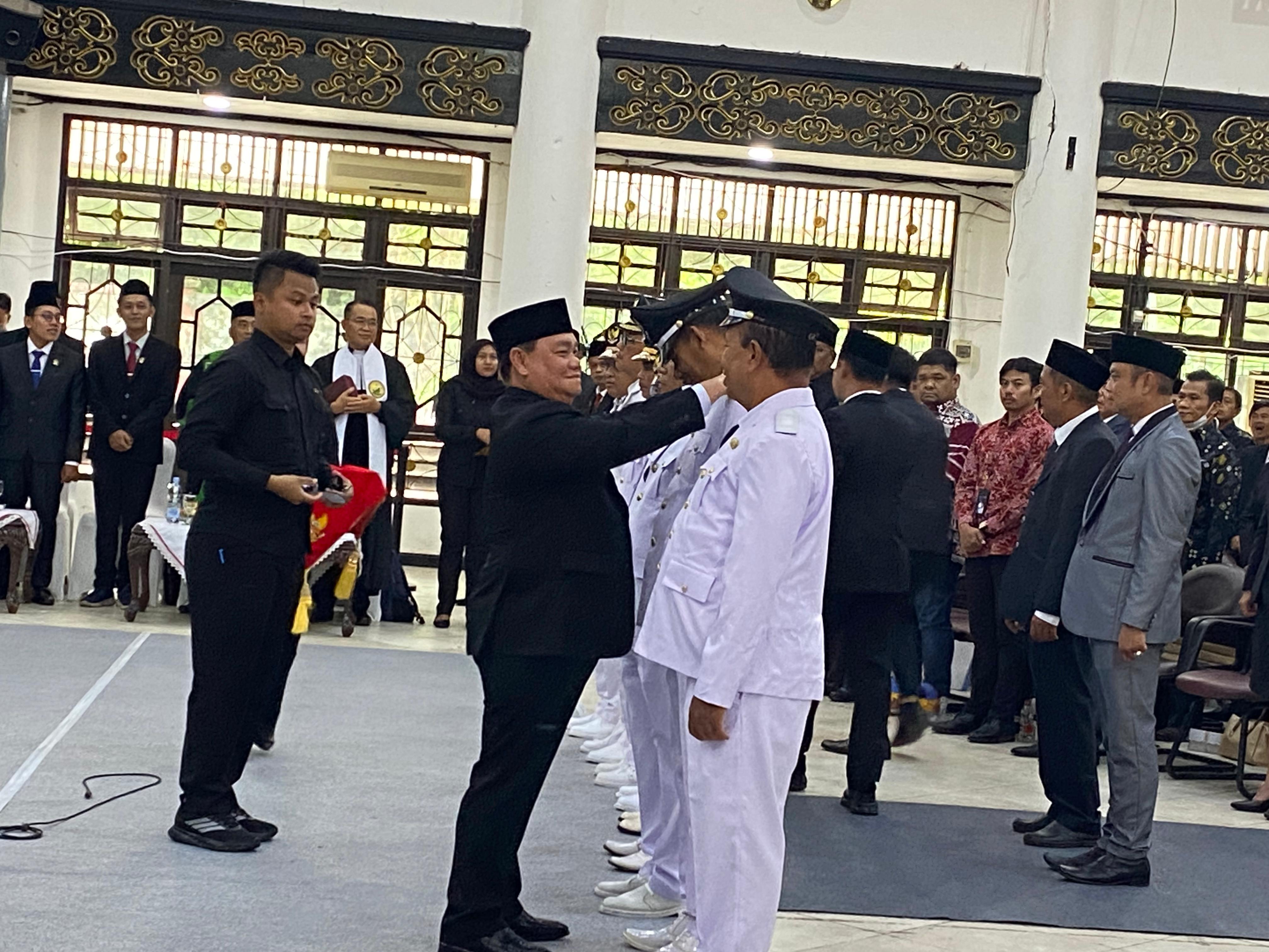 Bupati Halikinnor melantik 6 camat baru.MIFTAH/KALTENG POS