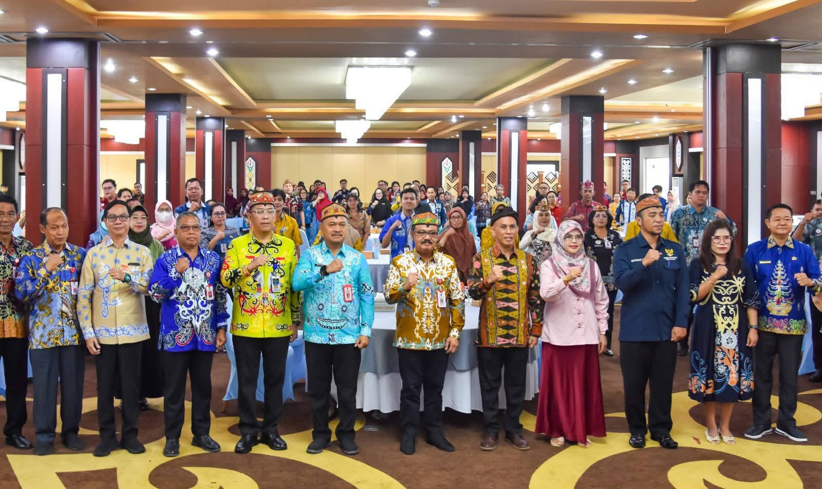 Asisten Ekbang Setda Kalteng Herson B Aden mengahdiri pembukaan Rapat PPID se-Kalteng di Aula Jayang Tingang Kantor Gubernur, Kamis (30/10).