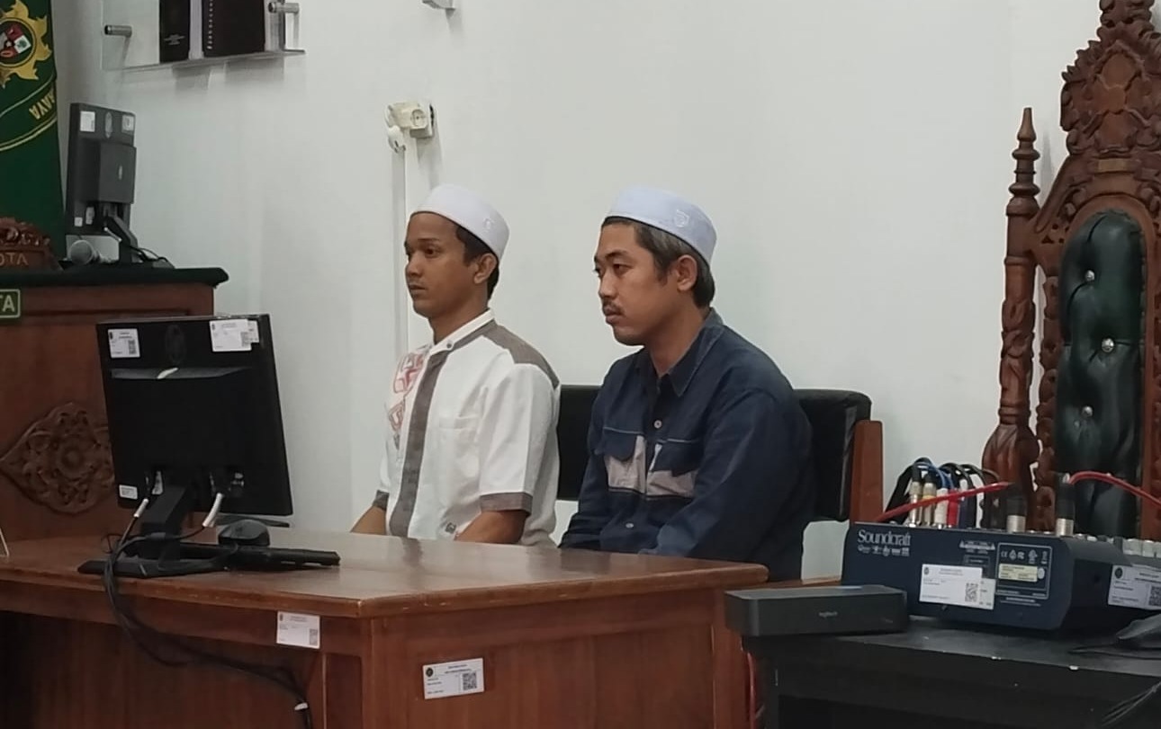 Terdakwa Darius Dermawan dan Ahriyannor.AGUS JAYA/KALTENG POS