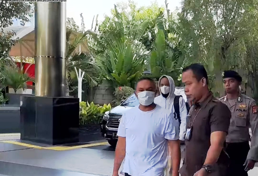 KPK resmi menetapkan Gubenur Riau, Abdul Wahid sebagai tersangka kasus dugaan korupsi infrastruktur. (Dok KPK)