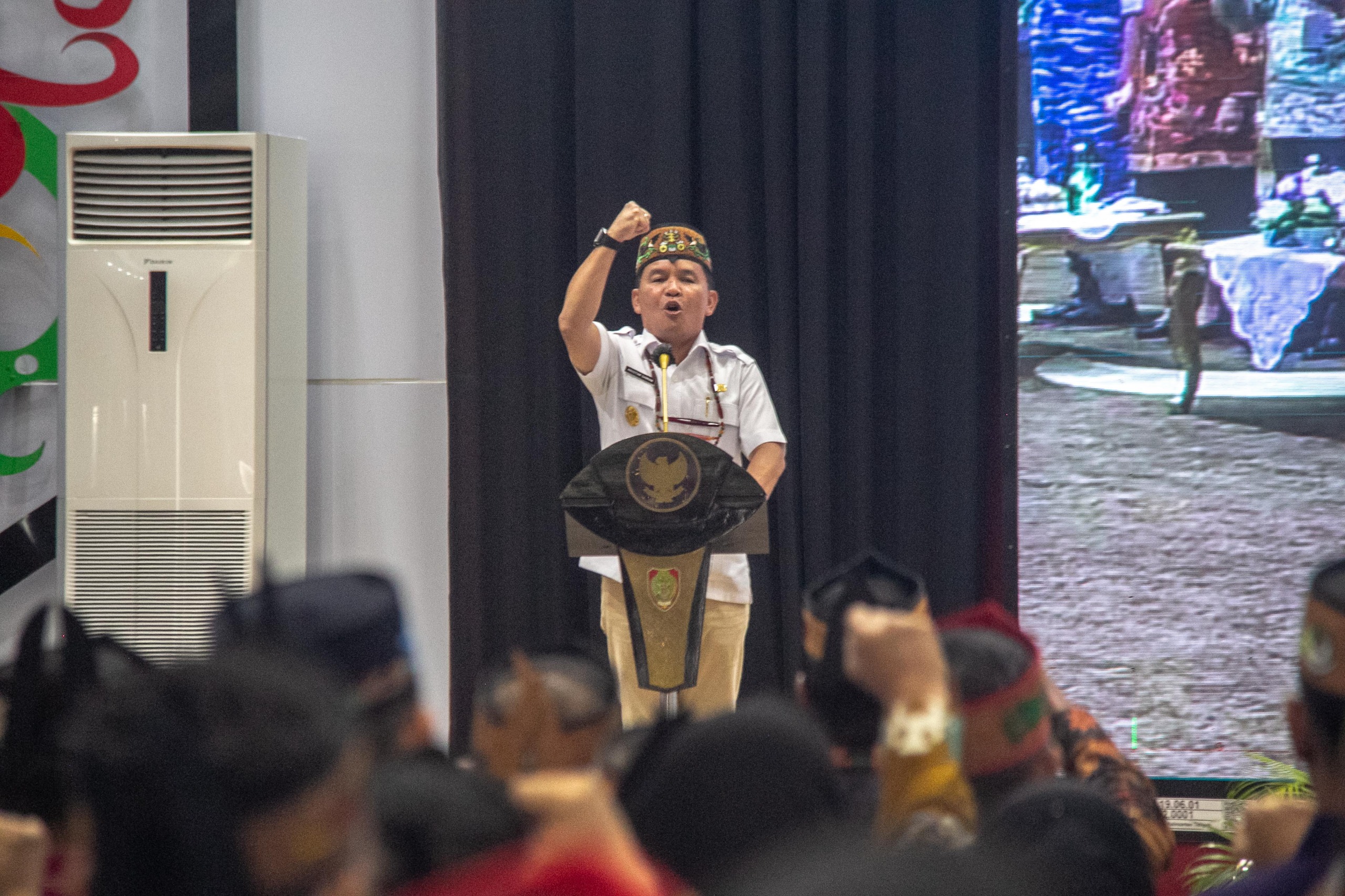 Gubernur Kalteng Agustiar Sabran saat sambutan di hadapan Menkum .ARIEF PRATHAMA/KALTENG POS