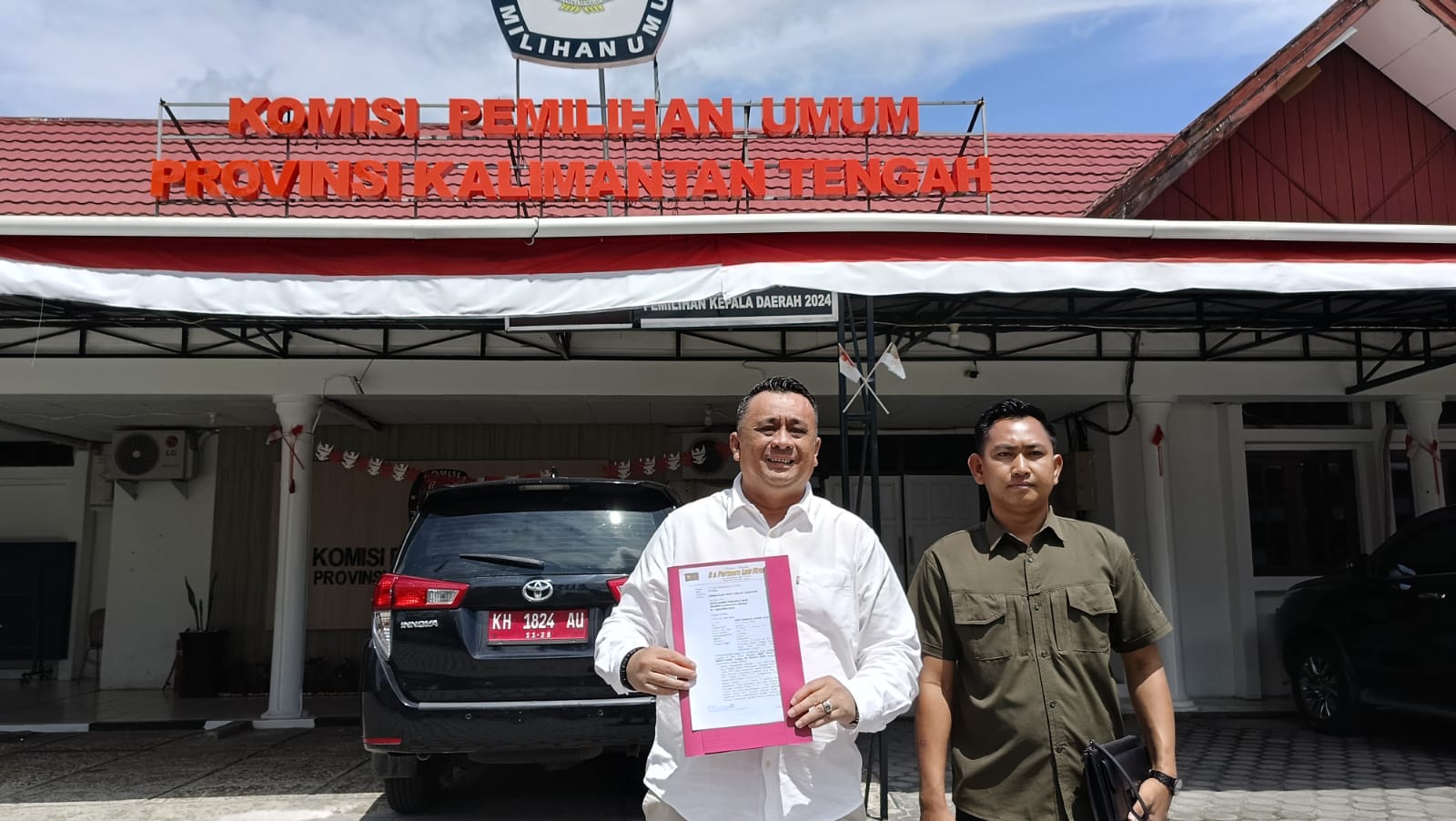 Dodi Ramosta Sitepu ke kantor KPU Kalteng.NOVIA/KALTENG POS