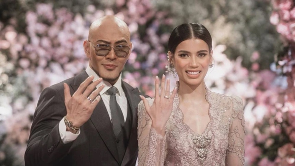 Deddy Corbuzier dan Sabrina Chairunnisa.
