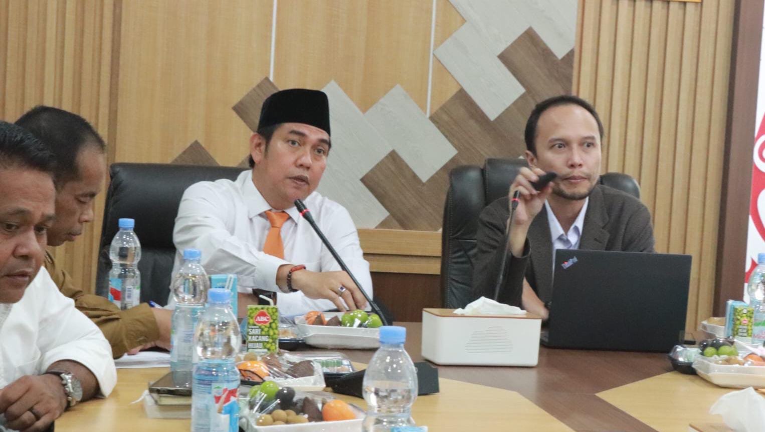 Wakil Bupati Pulang Pisau H Ahmad Jayadikarta (kiri) memimpin pembahasan.HUMAS