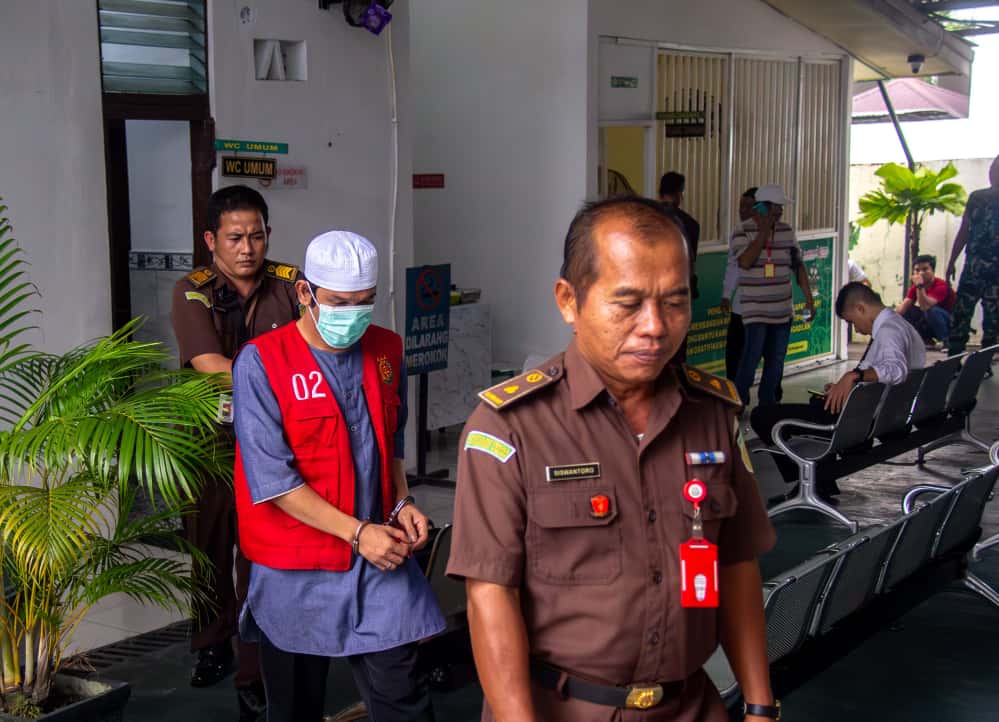 Saleh saat mengikuti sidang TPPU. ARIEF PRATHAMA/KALTENG POS