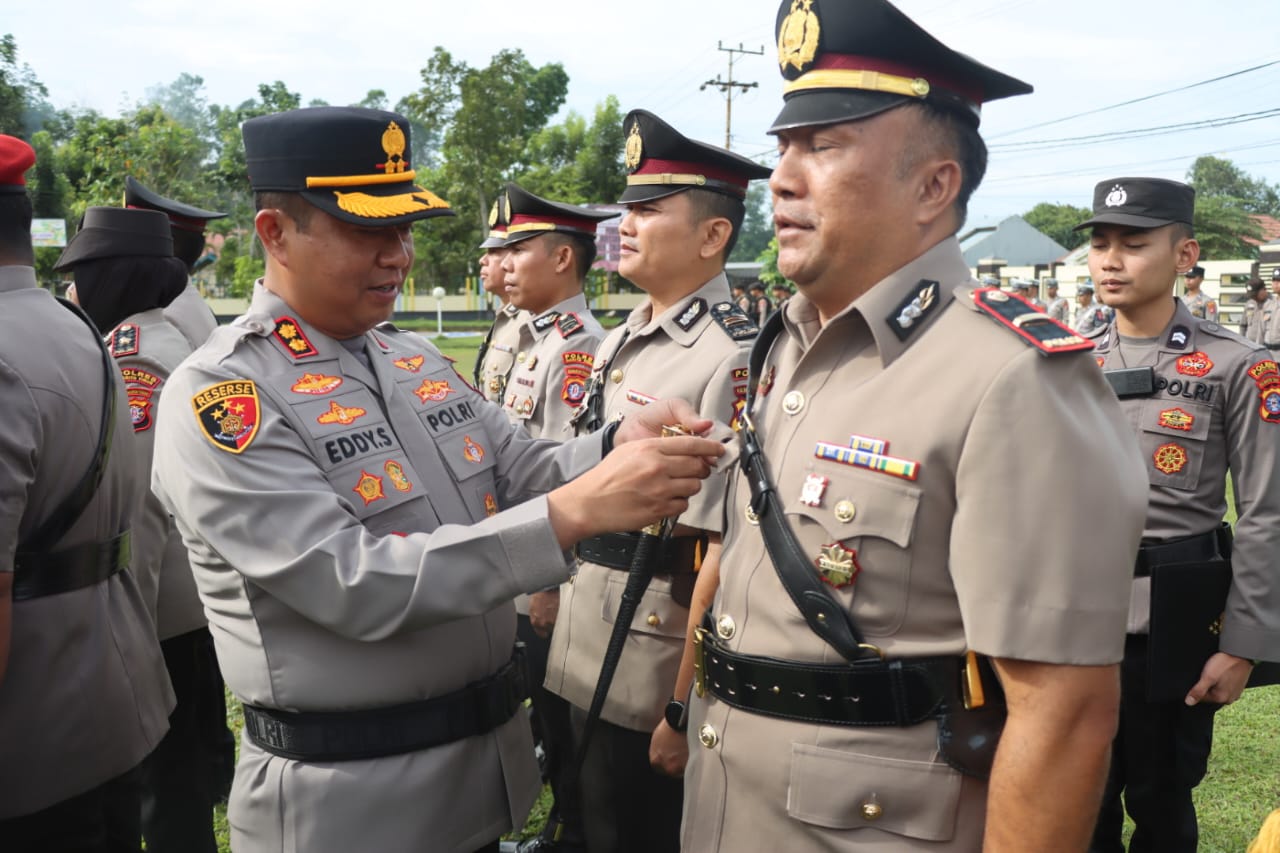 Kapolres Bartim AKBP Edi Santoso memimpin sertijab.HUMAS
