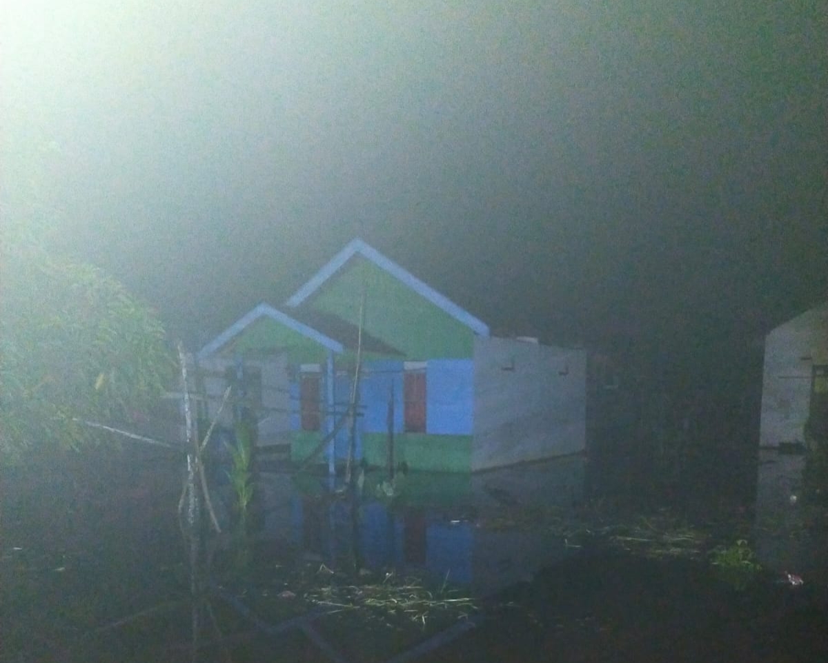 Banjir rob di Pulau Hanaut.
