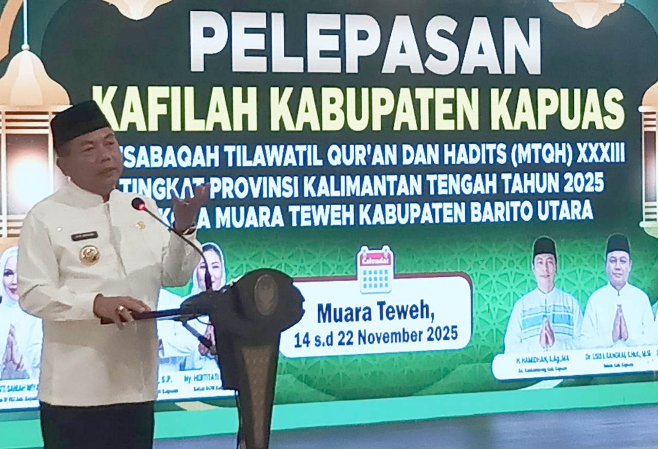Bupati Kapuas H Muhammad Wiyatno saat pelepasan Kafilah MTQH XXXIII tingkat Provinsi Kalteng. ART/KALTENG POS