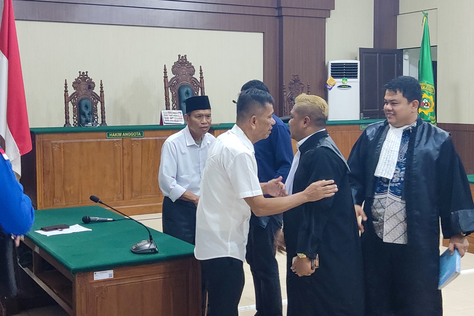 Terdakwa kasus korupsi perizinan tambang di Barito Utara.ARIEF PRATHAMA/KALTENG POS HUKUM DAN PERISTIWA