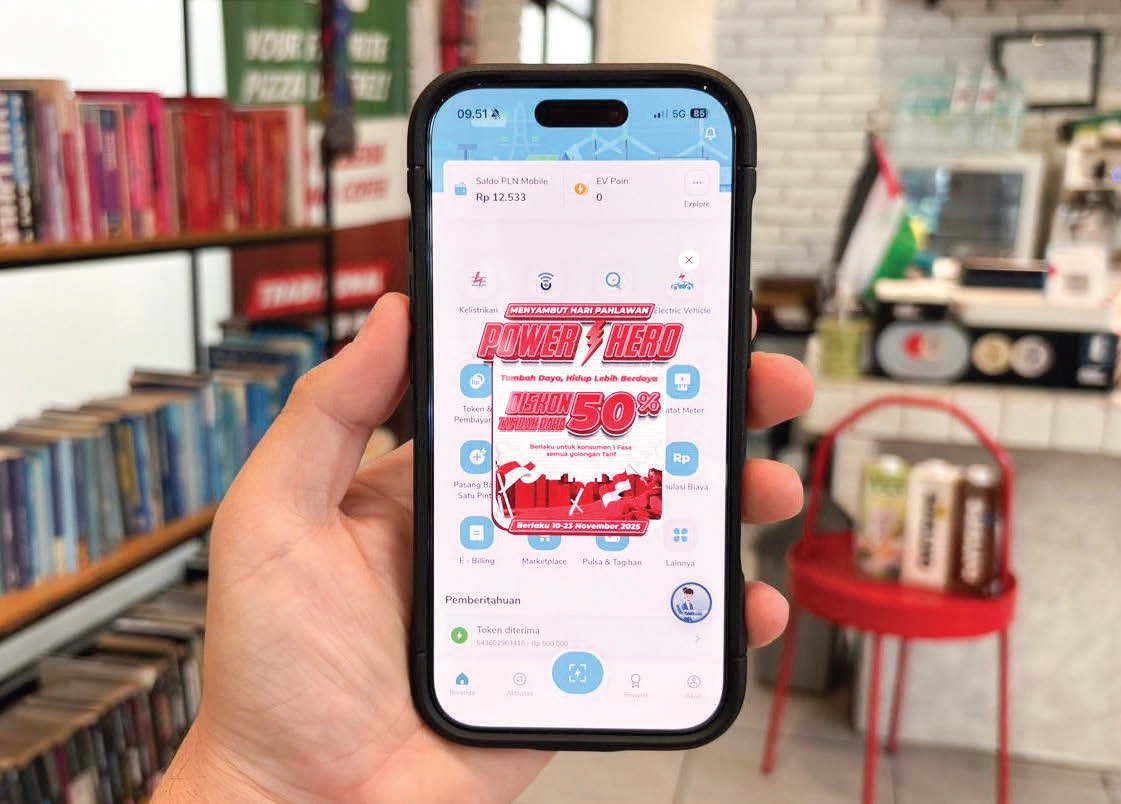 ILUSTRASI : Promo tambah daya Power Hero dapat diakses melalui aplikasi PLN Mobile.