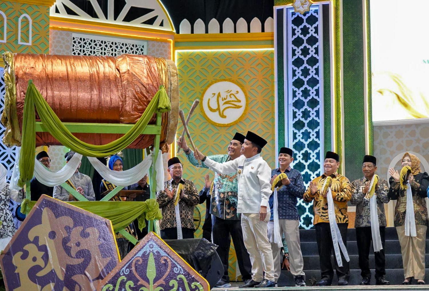 Gubernur H. Agustiar Sabran membuka MTQH ke XXXIII di Muara Teweh.ARIEF PRATHAMA/KALTENG POS