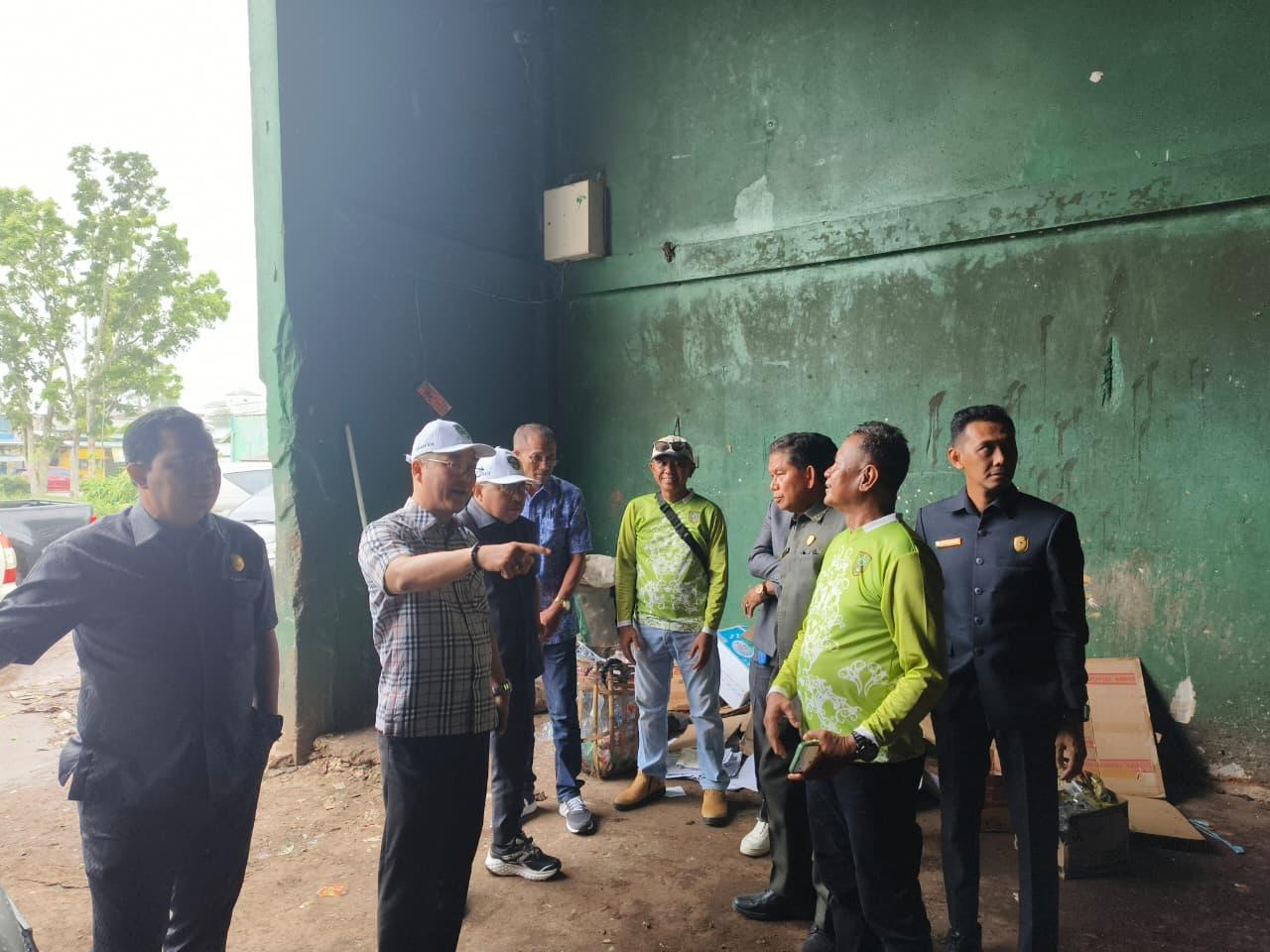 Pengecekan depo sampah.