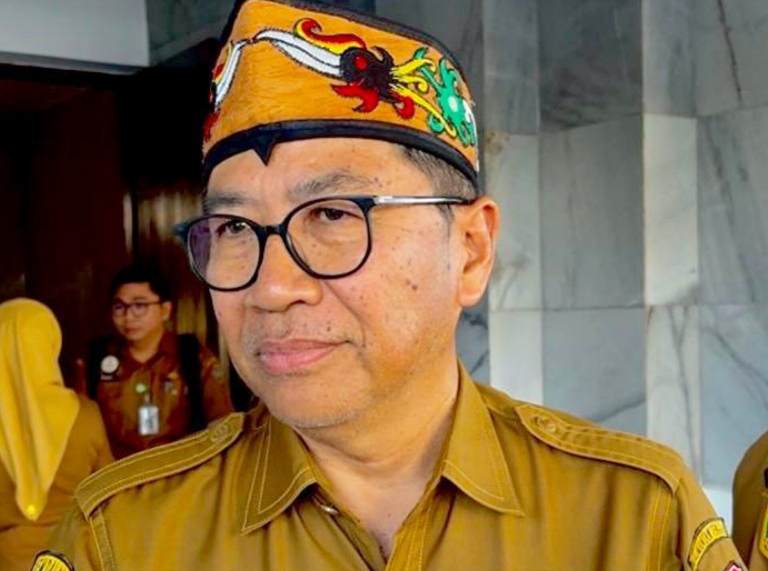 Plt Sekda Kalteng, Leonard S. Ampung