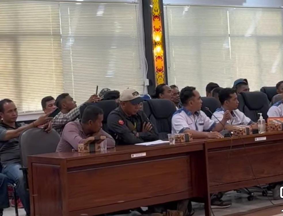 RDP buruh di gedung DPRD Kapuas