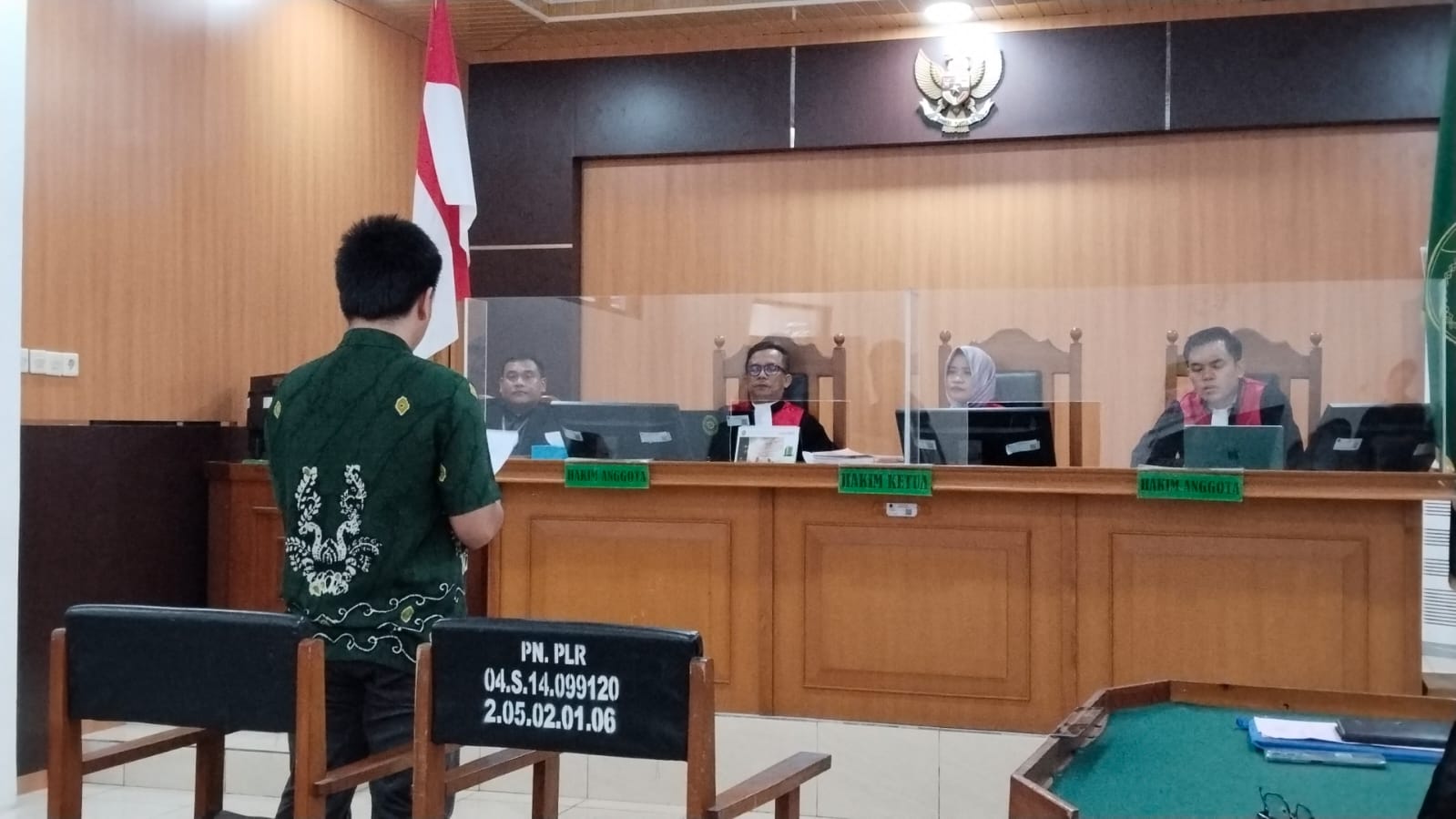 Alvaro bacakan nota pembelaan.AGUS JAYA/KALTENG POS
