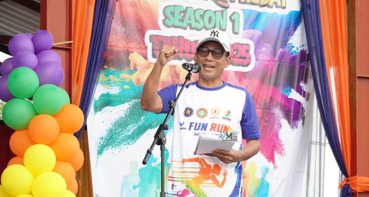 Bupati Murung Raya Heriyus menyampaikan sambutam saat melakukan pembukaan Fun Run.HUMAS