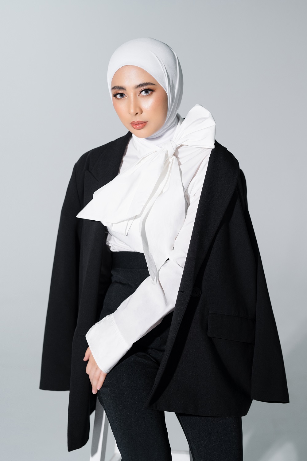 Penyanyi dan Beauty Preneur Dewi Hani Jayanti Meluncurkan Lagu Baru &lsquo;Karena Kucinta Dia&rsquo;. ROCKET ROOM