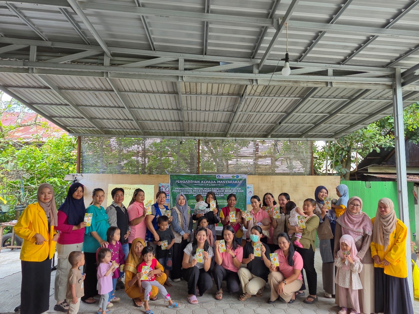 Tim Pengabdian dengan anggota Posyandu Melati, Sabtu 18 Oktober 2025