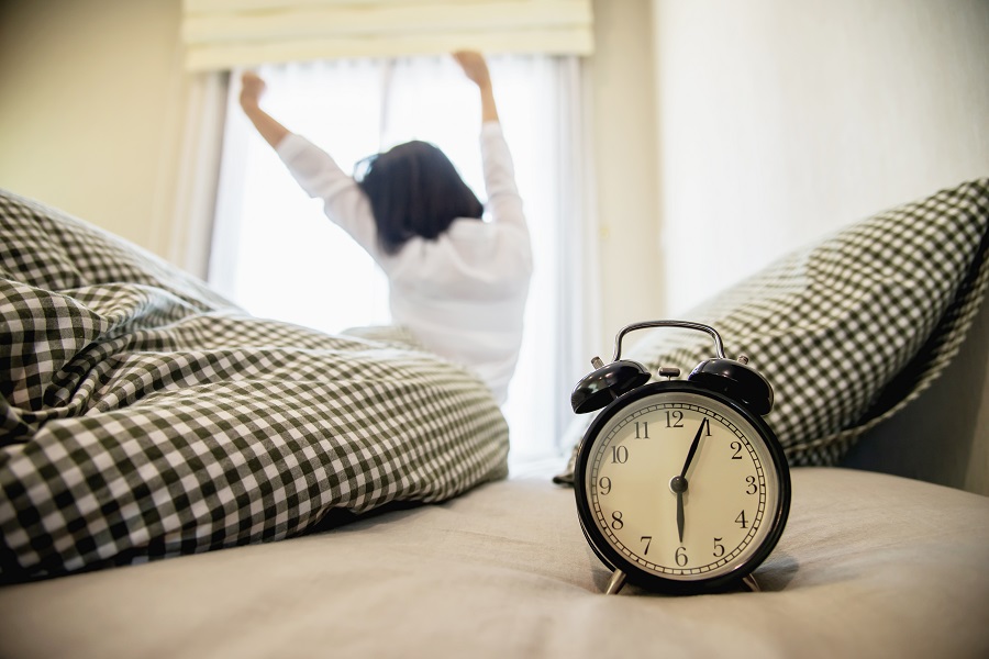 ILUSTRASI : Cara Mudah dan Sederhana untuk Tidur Lebih Cepat dan Bangun Lebih Pagi. FREEPIK
