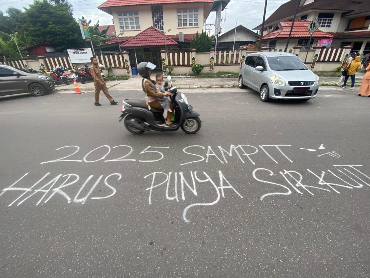 Taman kota Sampit dijadikan ajang road race.MIFTAH/KALTENG POS