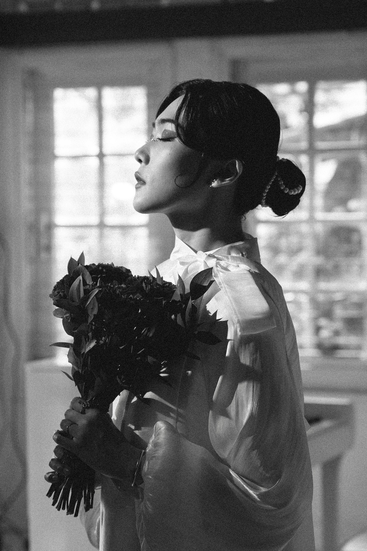 Isyana Sarasvati. REDROSE