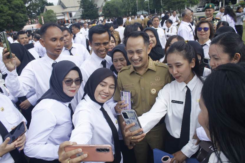 Fairid Naparin bersama PPPK.HUMAS