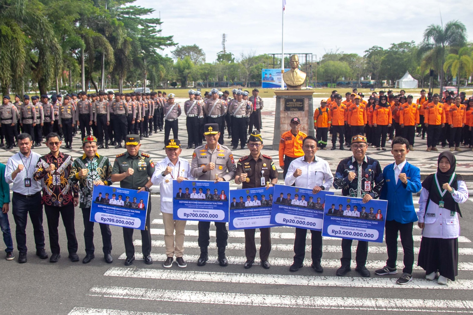 Pelepasan bantuan ke Sumatera.ARIEF PRATHAMA/KALTENG POS