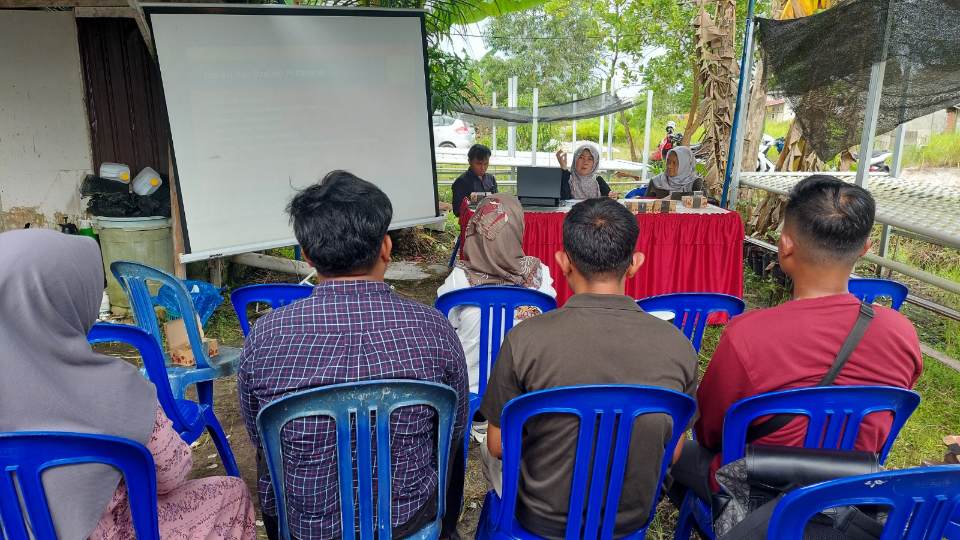 Tim PKM UPR menggelar Sharing Session upaya meningkatkan kapasitas pelaku usaha urban farming di Kota Palangka Raya.HUMAS