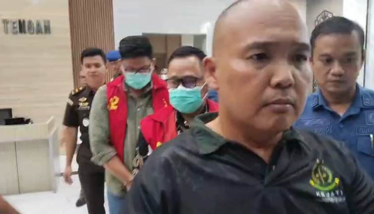 VC dan HS ditahan oleh Kejati Kalteng.AGUS JAYA/KALTENG POS