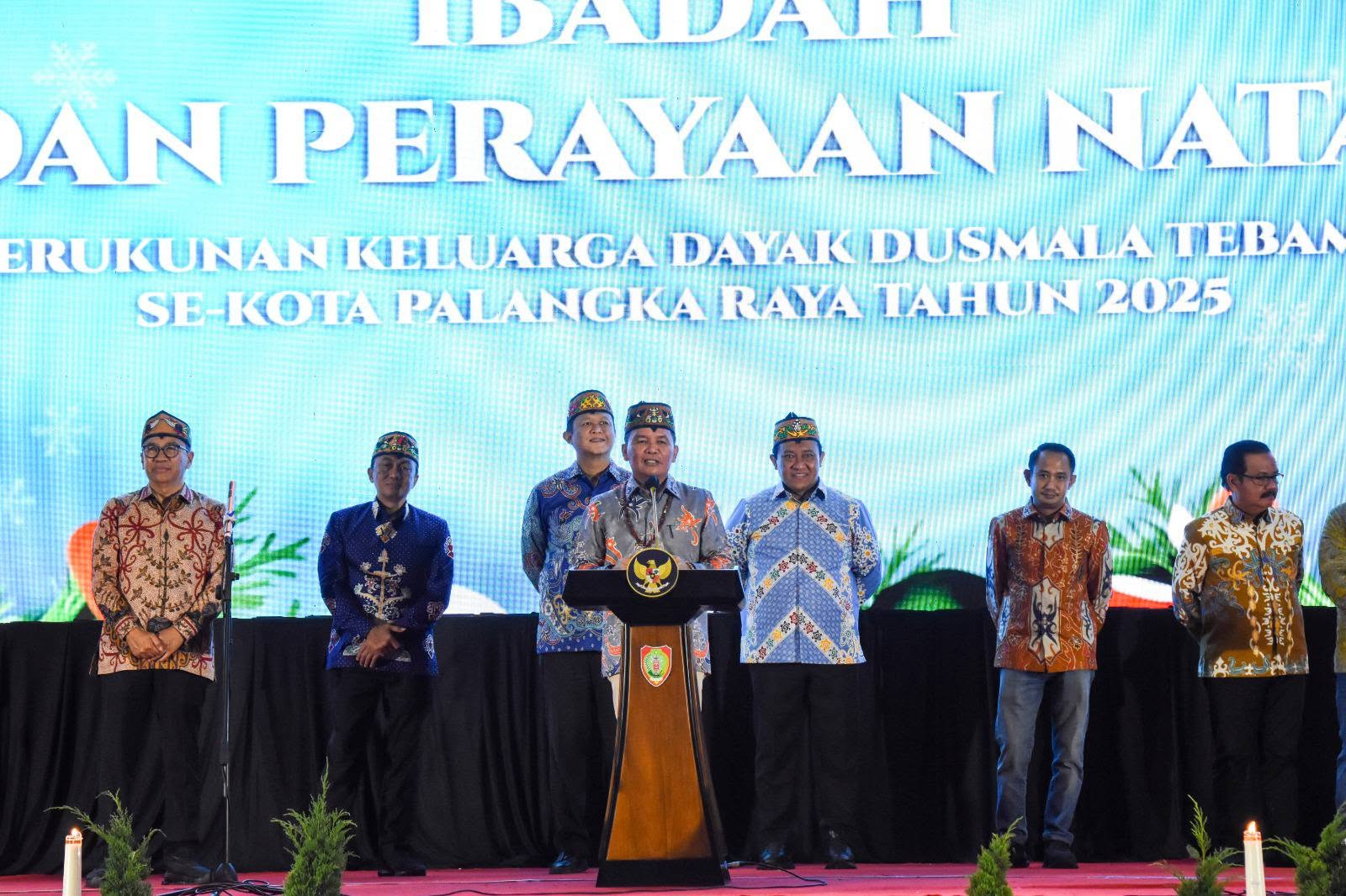 Gubernur H Agustiar Sabran didampingi H Edy Pratowo menyampaikan sambutan pada Perayaan Natal KKD Dusmala Tebama.KOMINFO  &nbsp;