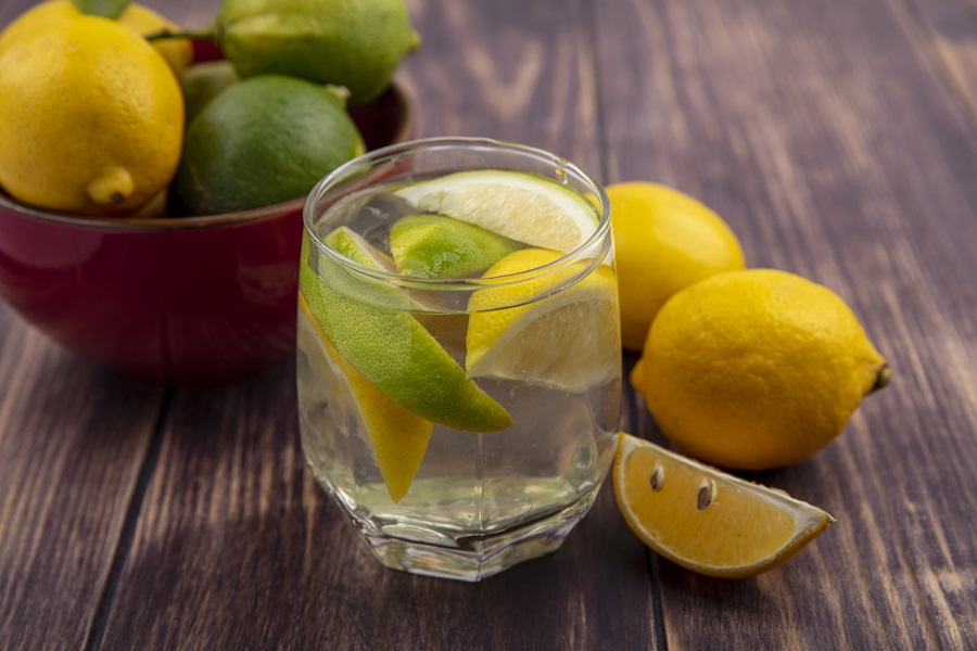 ILUSTRASI : Manfaat sehat dari lemon bila dikonsumsi setiap hari. FREEPIK