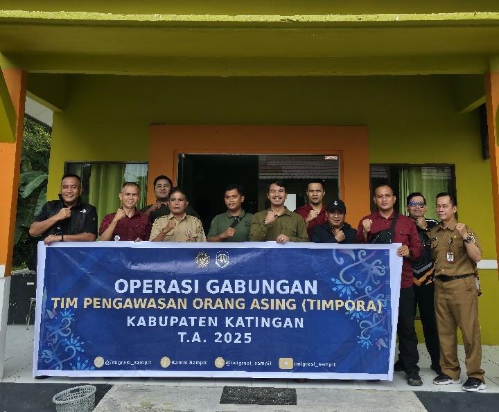 Timpora Kanim Sampit usai menggelar operasi gabungan TKA di Desa Tumbang Hangei.IMIGRASI SAMPIT