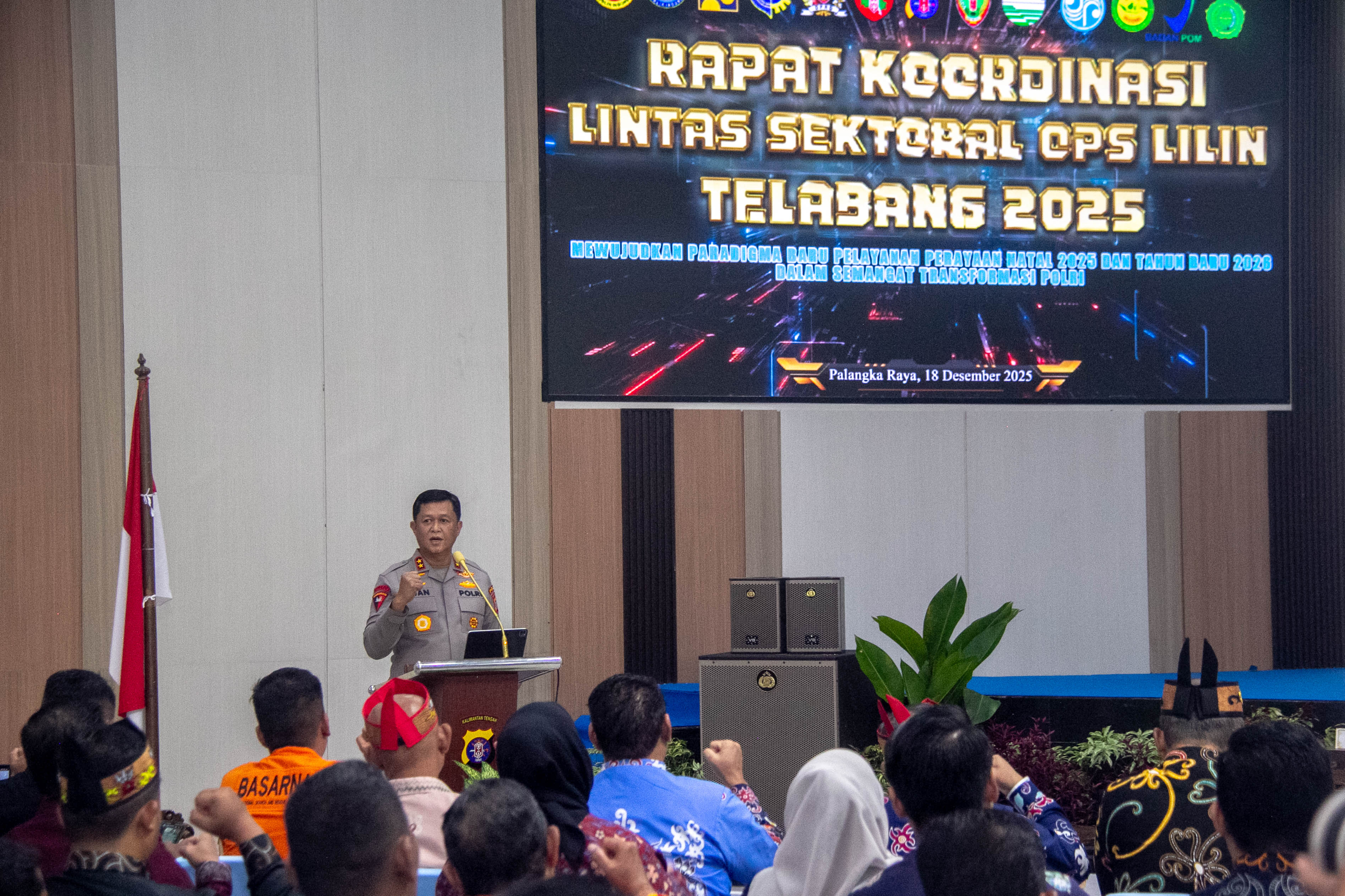 Kapolda Kalteng Irjen Pol Iwan Kurniawan saat paparan soal Operasi Lilin Telabang. ARIEF PRATHAMA/KALTENG POS