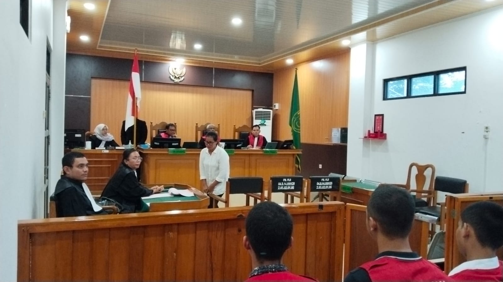 Nor Aini, istri siri oknum polisi divonis hakim.AGUS JAYA/KALTENG POS