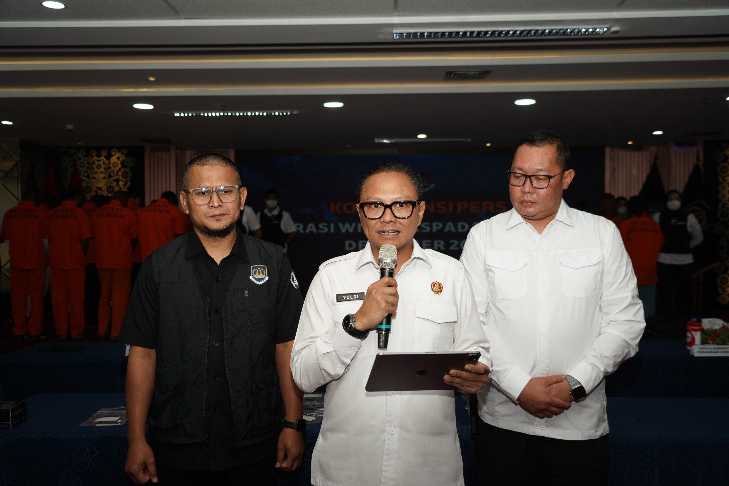 Plt Direktur Jenderal Imigrasi, Yuldi Yusman memimpin rilis.HUMAS