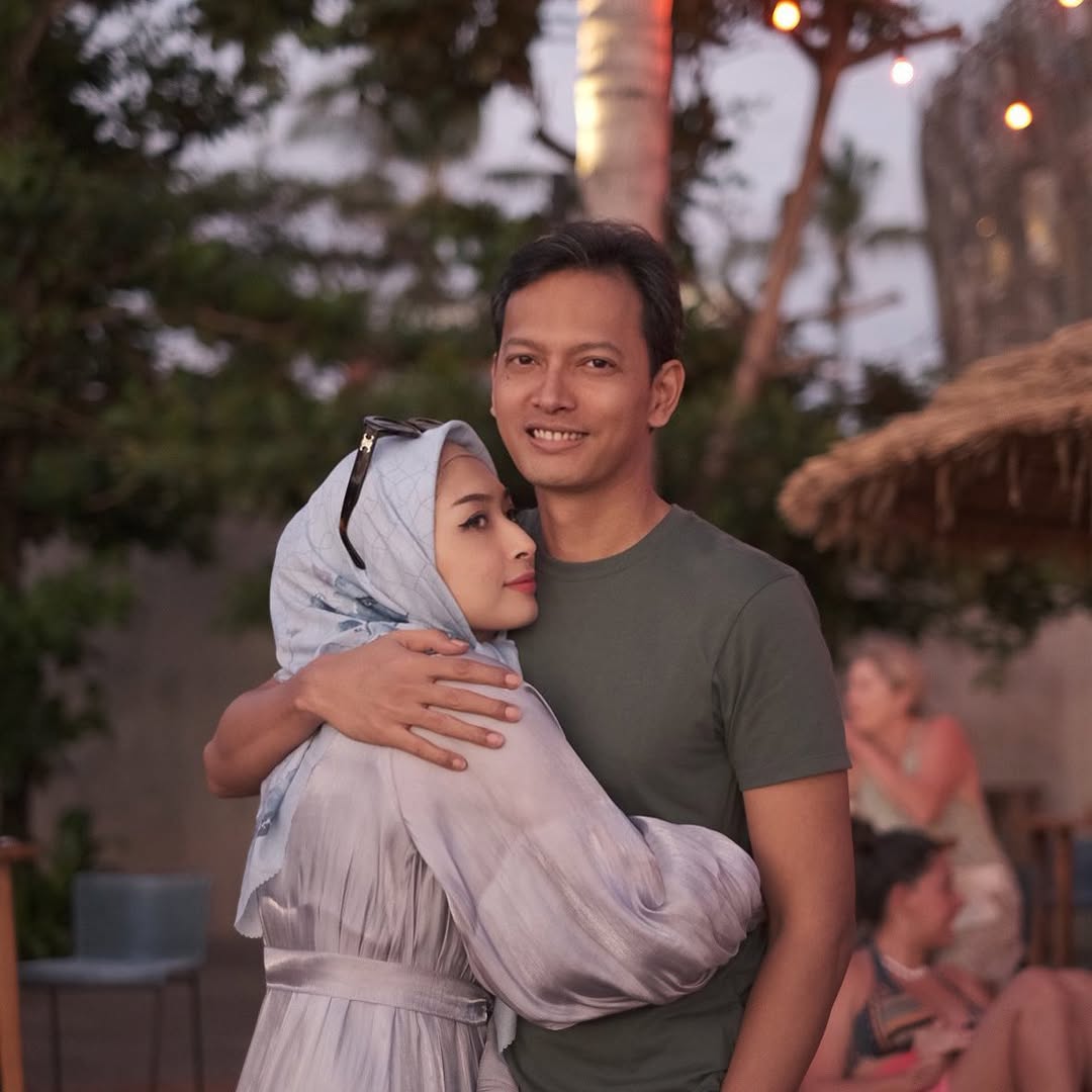 Aktor Fedi Nuril dan istri. IG : @fedinuril