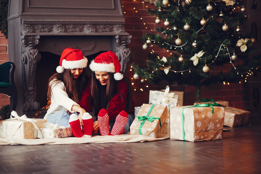 ILUSTRASI : Inspirasi Ucapan Natal dan Tahun Baru 2026 untuk Rekan Kerja. FREEPIK