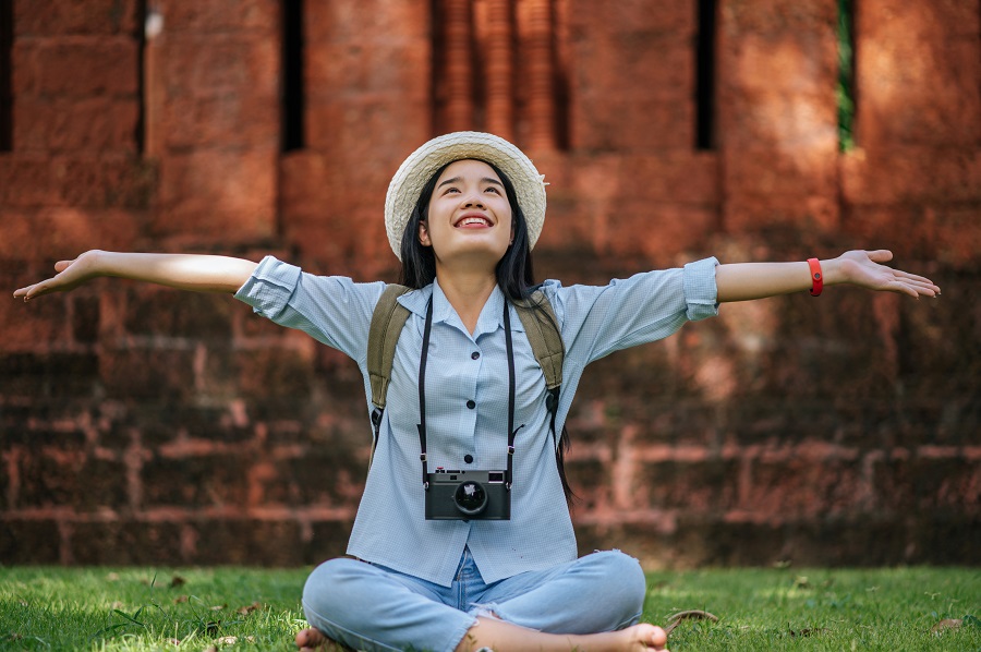 ILUSTRASI : Tips Jitu Agar Liburan Nataru Tetap Sehat. FREEPIK