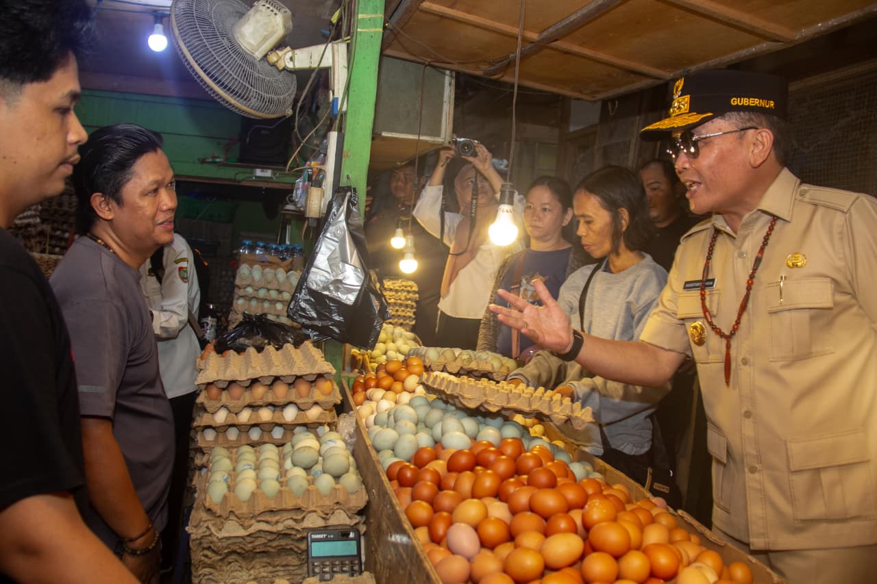 Gubernur Agustiar Sabran kunjungi Pasar Besar.ARIEF PRATHAMA/KALTENG POS