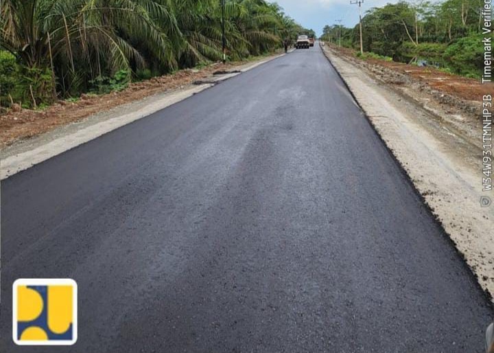 Jalan poros Desa Lamunti ke Kecamatan Mantangai saat ini telah dilakukan pengaspalan.