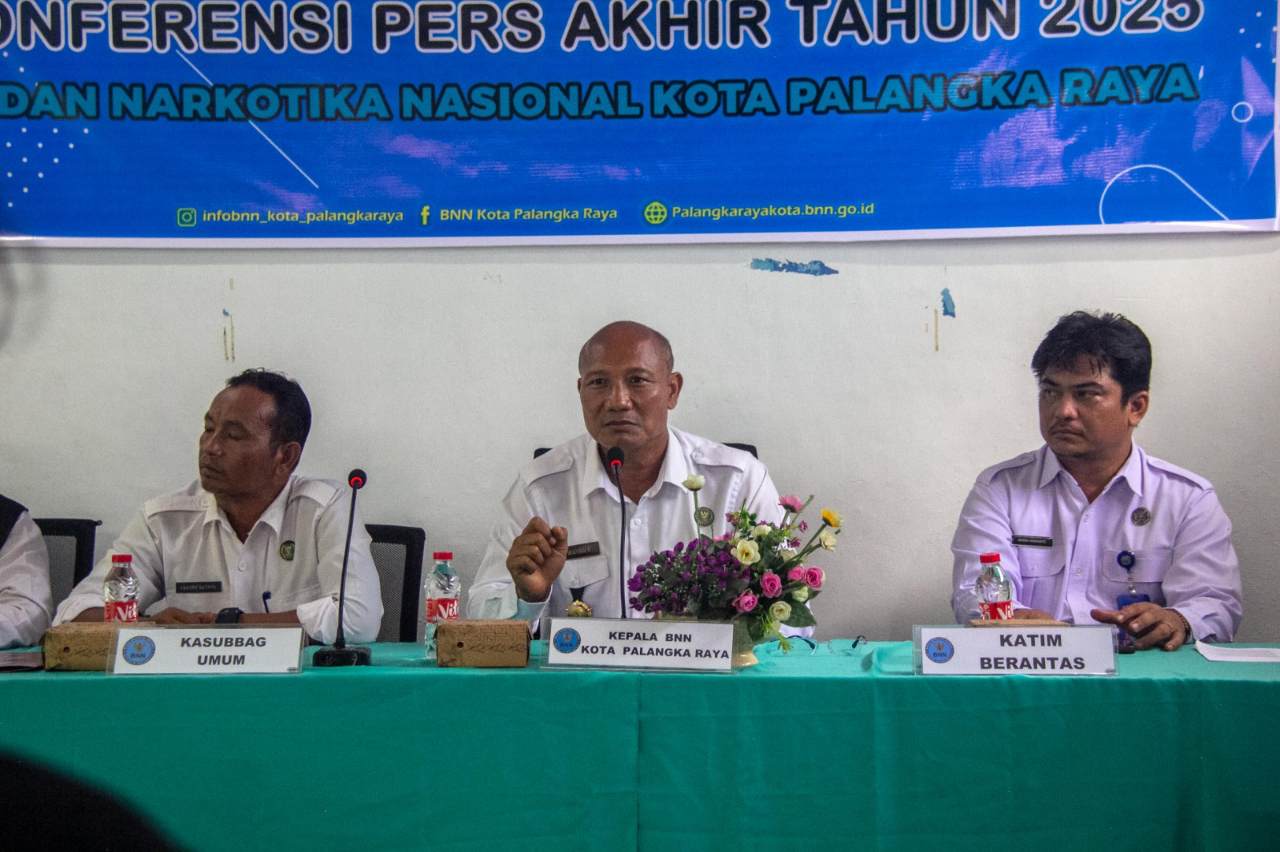 Kepala BNN Palangka Raya Kombes Pol I Wayan Korna memimpin rilis akhir tahun.ARIEF PRATHAMA/KALTENG POS