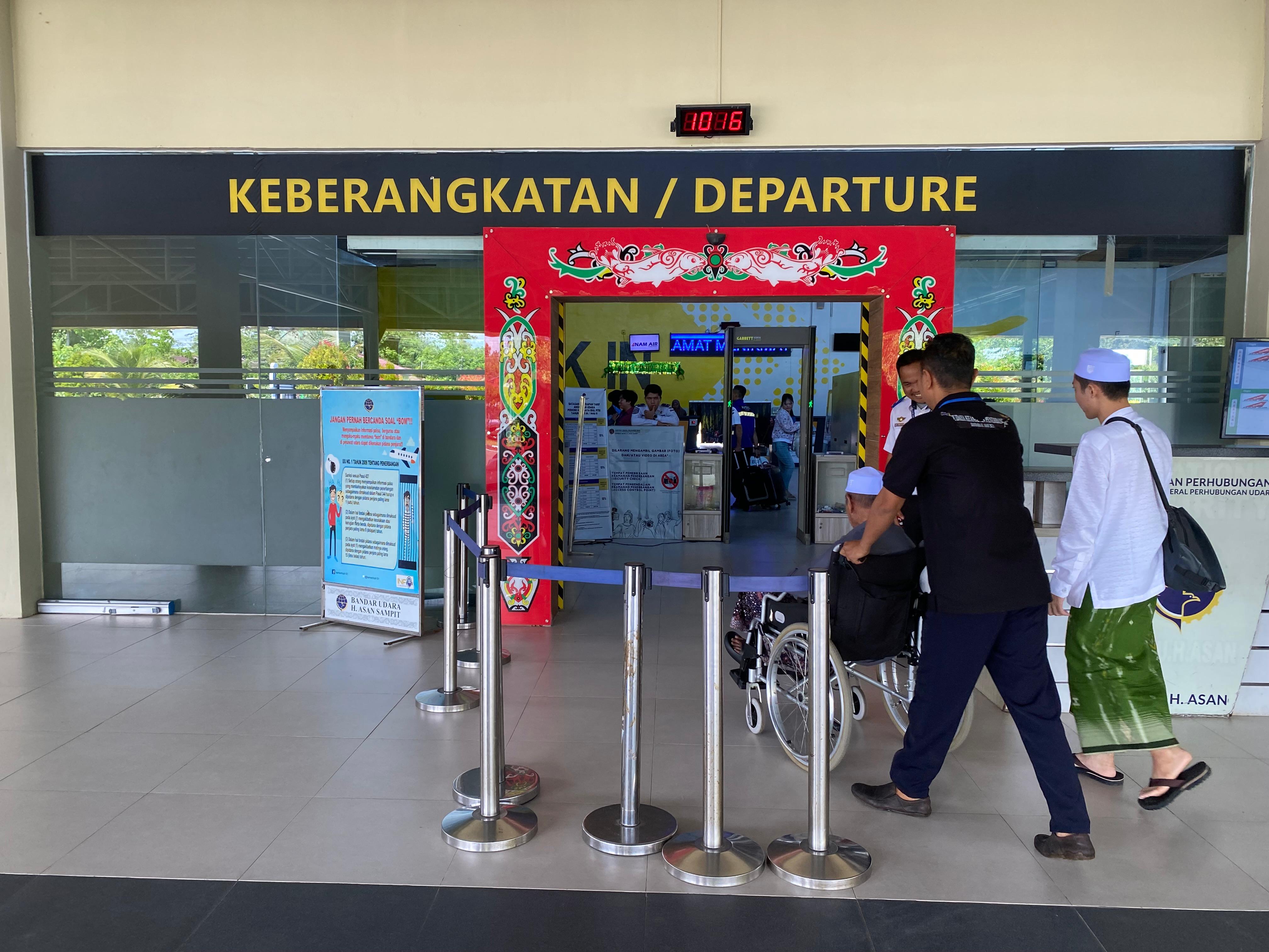 Pintu keberangkatan Bandara Haji Asan Sampit.MIFTAH/KALTENGPOS.JAWAPOS.COM
