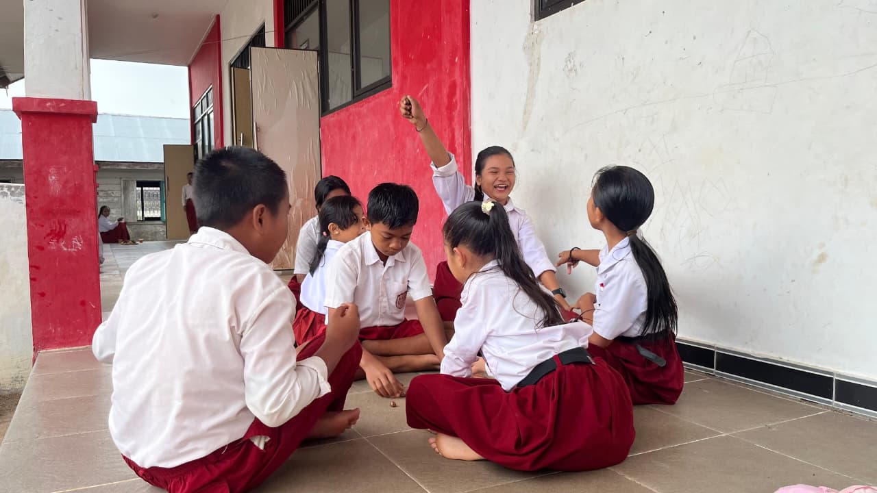 Murid SD di Parang Batang.DHEA UMILATI/KALTENG POS