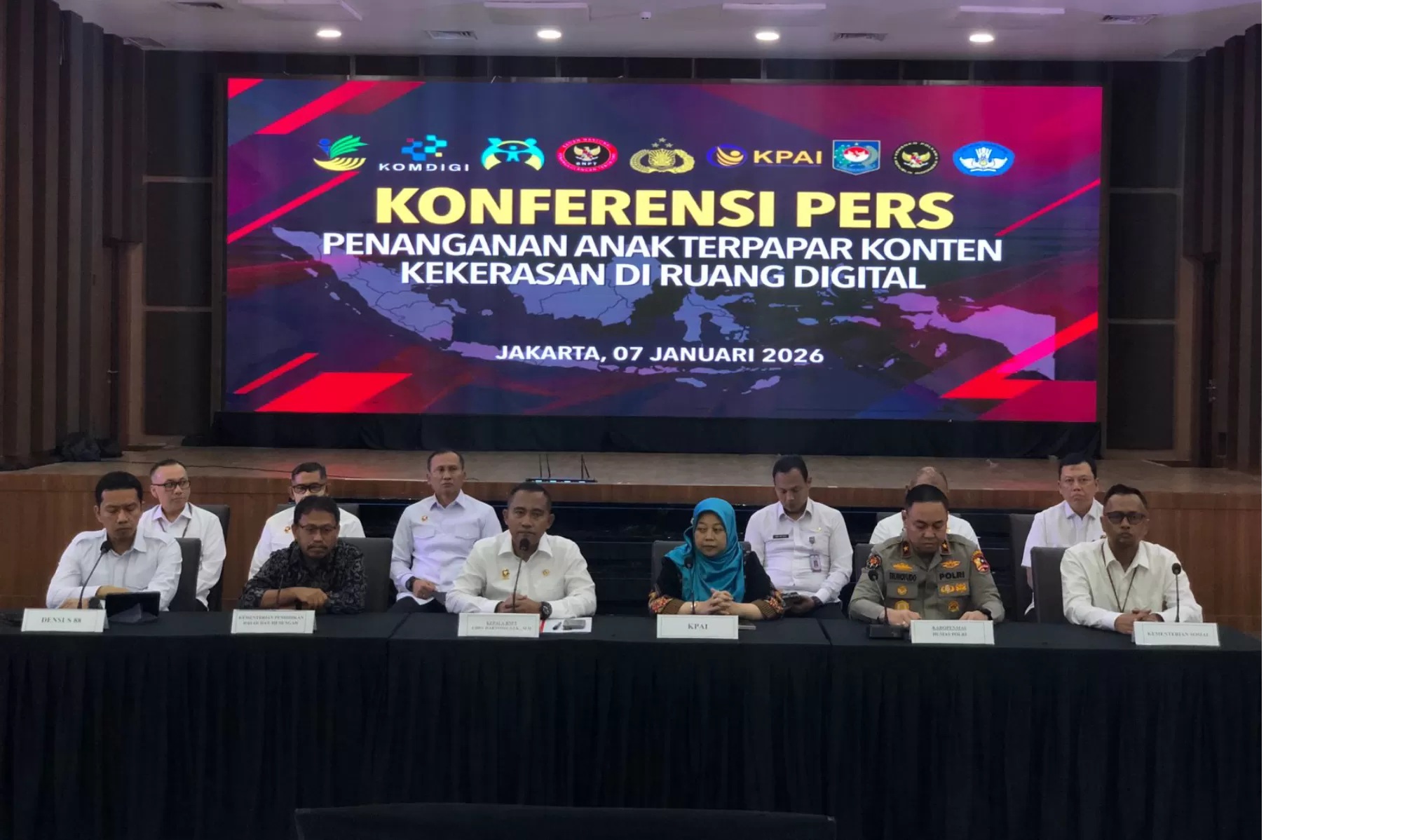 Polri bersama BNPT mengungkap puluhan anak Indonesia terpapar kekerasan dari media sosial. Termasuk salah satunya pelaku ledakan SMAN 72 Jakarta.