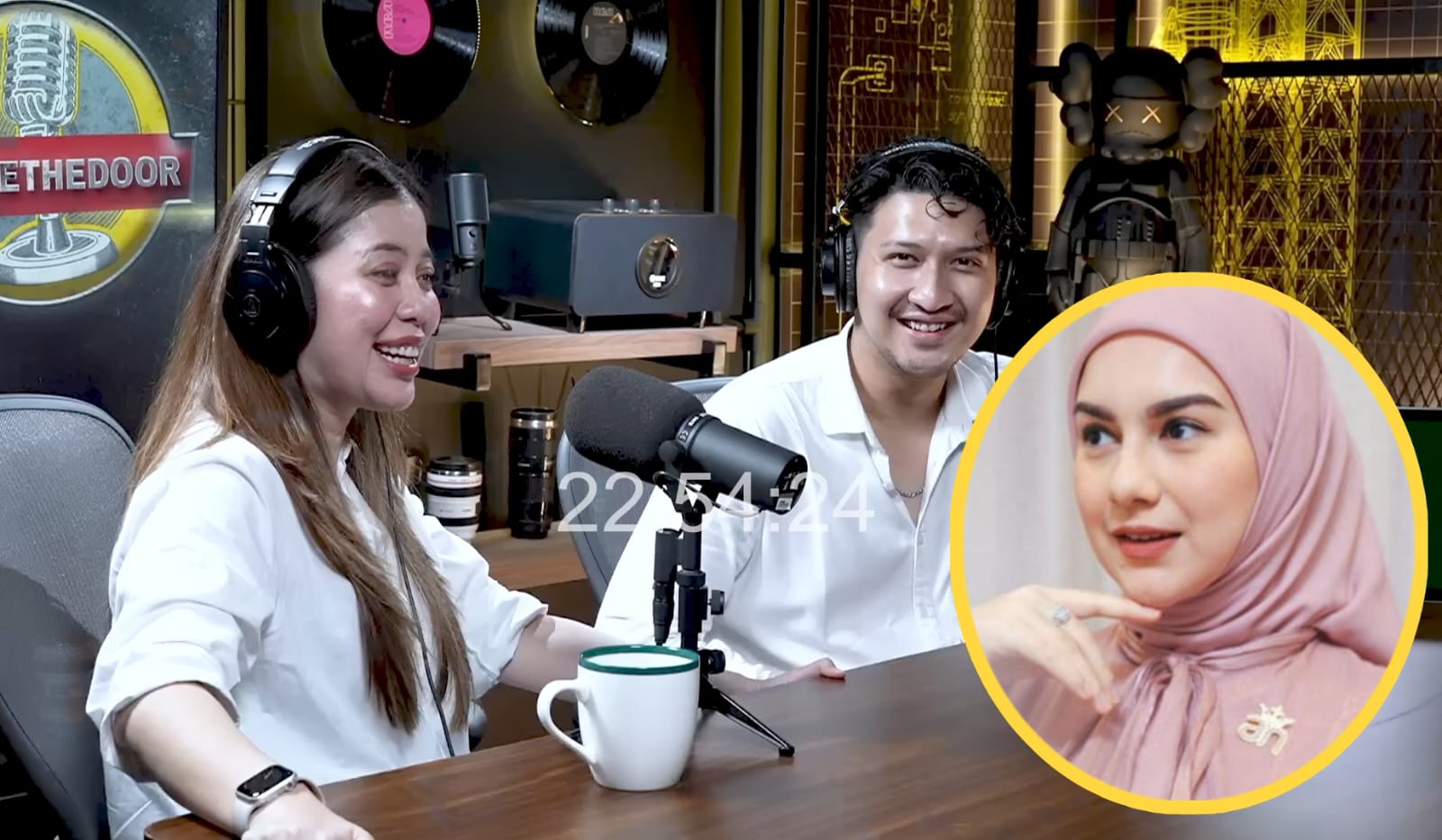 Aditya Zoni dan kekasi Ammar Zoni di podcast "Close The Door".