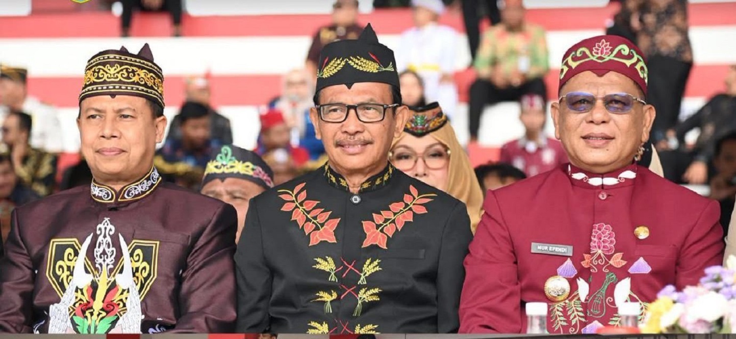 Wabup Lamandau, H Abdul Hamid (tengah) menghadiri peringatan hari jadi Kabupaten Kotim, Rabu (7/1). HUMAS UNTUK KALTENG POS