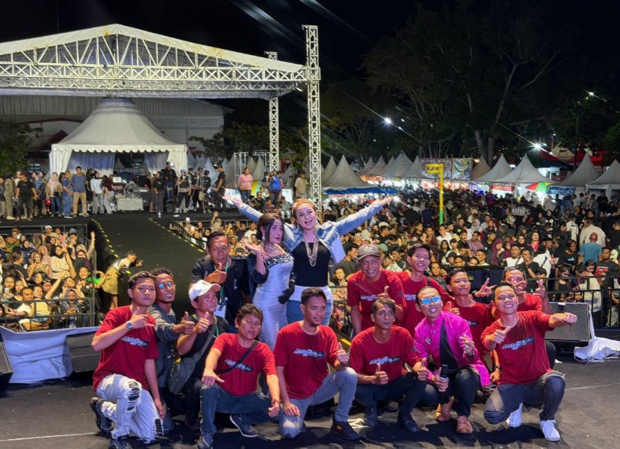 Juwita Bahar sukses menghibur masyarakat Kotim dalam penutupan Sampit Expo.MIFTAH/KALTENG POS