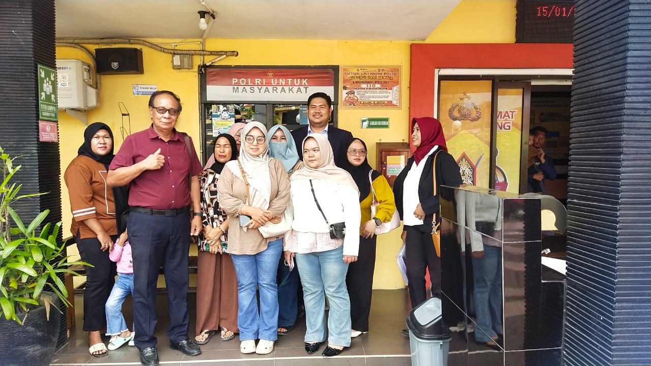 Para korban arisan bodong melapor ke Polres Kobar.