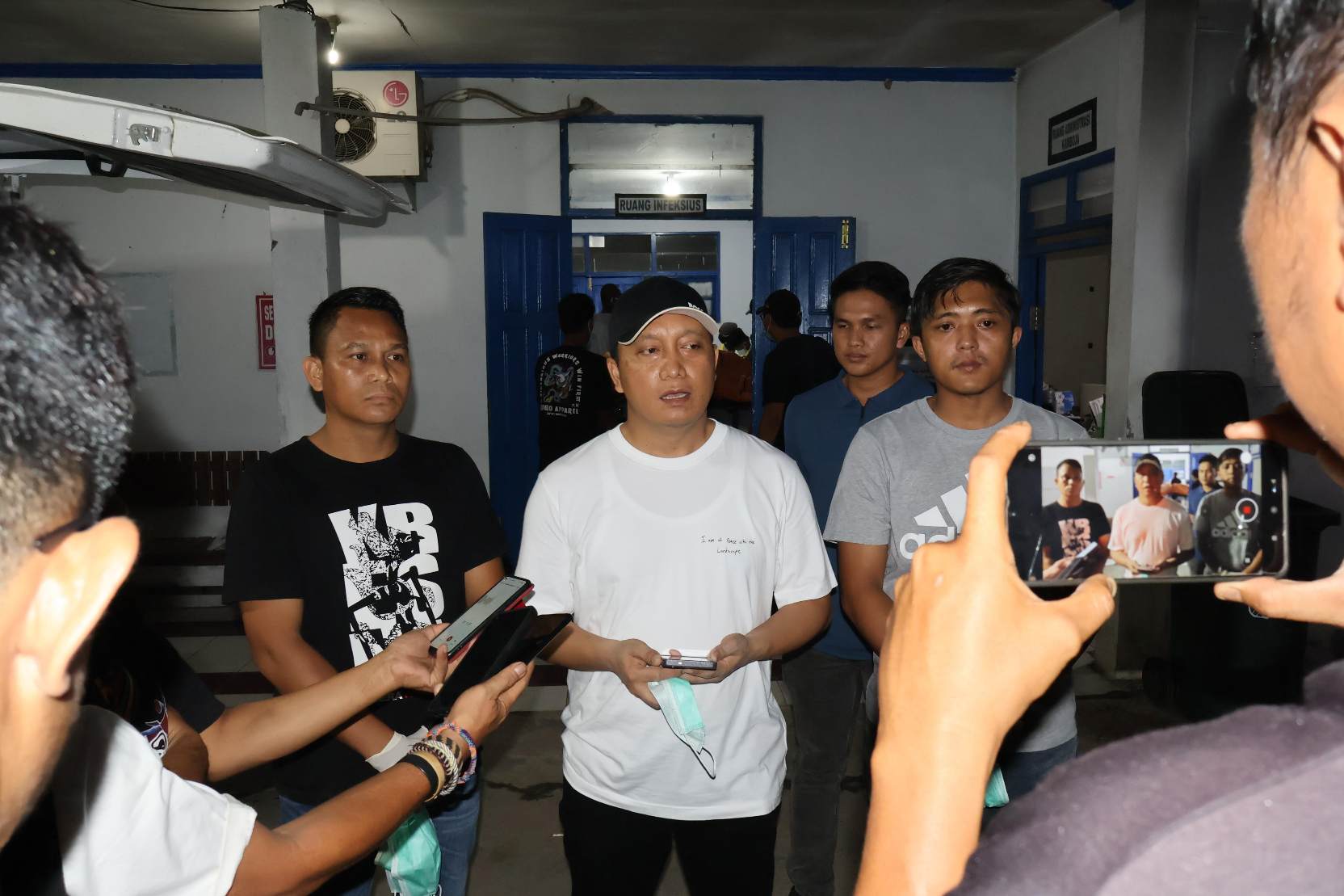 Kapolres Barsel, AKBP Jecson R Hutapea beri keterangan soal temuan 3 jenazah.DENAR/KALTENG POS.